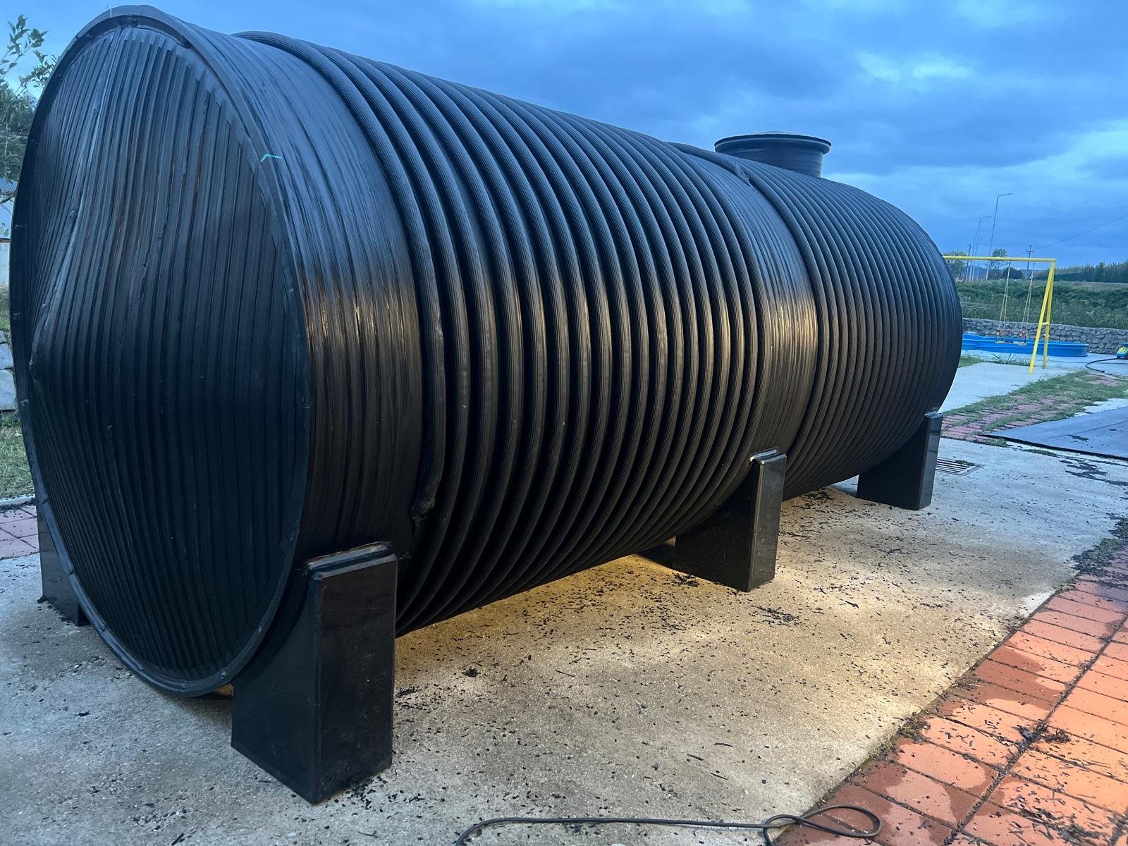 Jednokomorna septička jama - fotografija 3 / Single-chamber septic tank photo 3